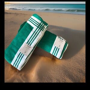 2‎ pack Better Homes And Gardens Green and White Beach Towels